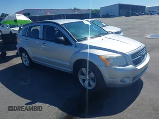 2011 Dodge Caliber Mainstreet z VIN 1B3CB3HA4BD214914, wystawiony jako IAAI lot #42195852 z przebiegiem 279 342 mil mil oraz . Historia ofert i sprzedaży dostępna na DreamBid. Obrazek 1.