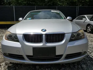 2006 BMW 3 Series 330i with VIN WBAVB33536PS06970, listed as a Copart auction lot 57817975 with 33,078 mi miles and Clean title. Bid and sale history available at DreamBid. Image 5.