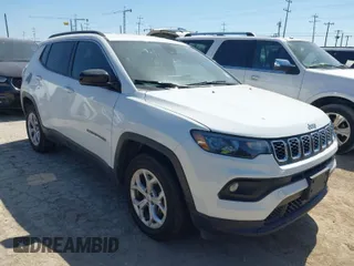 2024 Jeep Compass Latitude with VIN 3C4NJDBN5RT119388, listed as a IAAI auction lot 41971926 with 32,709 mi miles. Bid and sale history available at carsss.com. Image 1.
