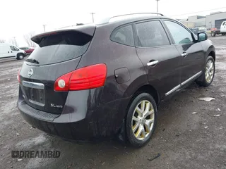 2011 Nissan Rogue SV z VIN JN8AS5MV4BW260472, wystawiony jako IAAI lot #42009320 z przebiegiem 175 687 mil mil oraz . Historia ofert i sprzedaży dostępna na DreamBid. Obrazek 4.