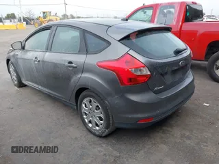 2012 Ford Focus SE z VIN 1FAHP3K25CL434955, wystawiony jako IAAI lot #41698082 z przebiegiem Nie podano mil oraz . Historia ofert i sprzedaży dostępna na DreamBid. Obrazek 3.