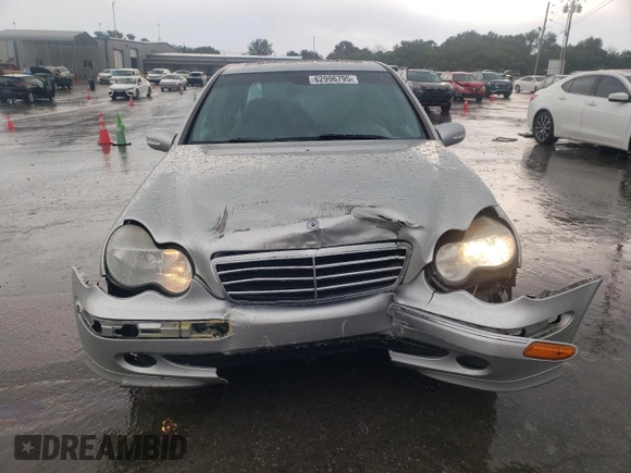 2004 Mercedes-Benz C 320 with VIN WDBRF64J64F511595, listed as a Copart auction lot 62996795 with 113,901 mi miles and Salvage title. Bid and sale history available at DreamBid. Image 5.