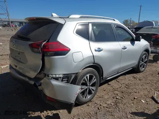 2017 Nissan Rogue SL with VIN 5N1AT2MV4HC787053, listed as a IAAI auction lot 40675244 with 82,224 mi miles. Bid and sale history available at carsss.com. Image 4.