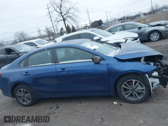 2024 Kia Forte LXS z VIN 3KPF24AD9RE822457, wystawiony jako IAAI lot #41235294 z przebiegiem 5 612 mil mil oraz . Historia ofert i sprzedaży dostępna na DreamBid. Obrazek 13.
