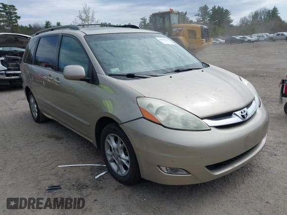 2006 Toyota Sienna XLE with VIN 5TDZA22C16S444422, listed as a IAAI auction lot 42010762 with 186,623 mi miles. Bid and sale history available at carsss.com. Image 1.