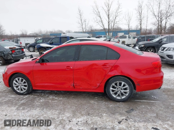 2012 Volkswagen Jetta SE с VIN 3VWDX7AJ0CM355083, выставлен на аукционе IAAI как лот 41396037 с пробегом 197 520 миль миль и . История ставок и продаж доступна на DreamBid. Изображение 14.