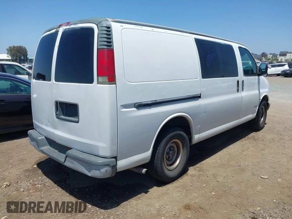 2002 Chevrolet City Express Cargo z VIN 1GCEG15W821225865, wystawiony jako IAAI lot #42343082 z przebiegiem 318 658 mil mil oraz . Historia ofert i sprzedaży dostępna na DreamBid. Obrazek 4.