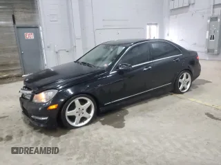 2012 Mercedes-Benz C 300 Sport z VIN WDDGF8BB3CR225609, wystawiony jako Copart lot #57997535 z przebiegiem 171 290 mil mil oraz Czysty tytuł • Clean title. Historia ofert i sprzedaży dostępna na DreamBid. Obrazek 1.