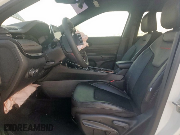2024 Jeep Compass Trailhawk with VIN 3C4NJDDN5RT579213, listed as a Copart auction lot 61671465 with 5,333 mi miles and Salvage title. Bid and sale history available at DreamBid. Image 7.