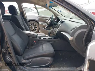 2016 Nissan Altima SL with VIN 1N4AL3AP5GC199957, listed as a IAAI auction lot 42063780 with 112,481 mi miles and . Bid and sale history available at carsss.com. Image 5.
