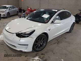 2020 Tesla Model 3 Long Range z VIN 5YJ3E1EB9LF622214, wystawiony jako IAAI lot #41351132 z przebiegiem 133 805 mil mil oraz . Historia ofert i sprzedaży dostępna na DreamBid. Obrazek 19.