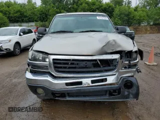 2004 GMC Sierra 1500 SLE with VIN 1GTEK19T44Z239667, listed as a Copart auction lot 61437835 with 203,264 mi miles and Clean title. Bid and sale history available at DreamBid. Image 5.