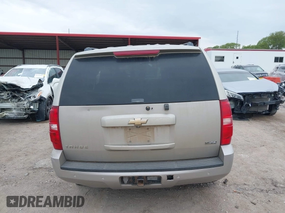 2008 Chevrolet Tahoe LTZ с VIN 1GNFK13028J228178, выставлен на аукционе IAAI как лот 42333269 с пробегом 196 714 миль миль и . История ставок и продаж доступна на DreamBid. Изображение 16.