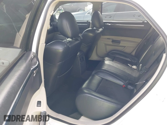 2007 Chrysler 300 C SRT8 with VIN 2C3LA73W17H659735, listed as a IAAI auction lot 41688198 with 132,785 mi miles. Bid and sale history available at carsss.com. Image 8.