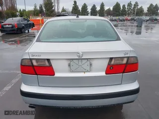 2001 Saab 9-5 with VIN YS3ED48E313047145, listed as a IAAI auction lot 41725537 with 137,708 mi miles. Bid and sale history available at carsss.com. Image 16.