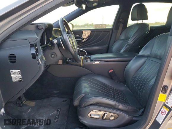 2018 Lexus LS 500 z VIN JTHB51FF3J5005465, wystawiony jako Copart lot #83081654 z przebiegiem 90 413 mil mil oraz Szkoda całkowita • Salvage title. Historia ofert i sprzedaży dostępna na DreamBid. Obrazek 7.