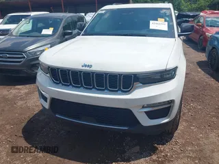 2024 Jeep Grand Cherokee с VIN 1C4RJYB60R8518323, выставлен на аукционе IAAI как лот 42462599 с пробегом 56 463 миль миль и . История ставок и продаж доступна на DreamBid. Изображение 12.