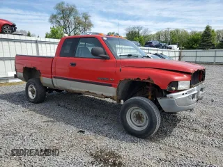 2000 Dodge 2500 z VIN 1B7KF23Z6YJ187490, wystawiony jako Copart lot #57873375 z przebiegiem 238 769 mil mil oraz Szkody całkowita. Historia ofert i sprzedaży dostępna na DreamBid. Obrazek 4.