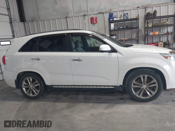 2014 Kia Sorento SX with VIN 5XYKW4A75EG518505, listed as a IAAI auction lot 36939010 with 175,976 mi miles. Bid and sale history available at carsss.com. Image 13.