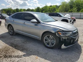 2024 Volkswagen Jetta SE с VIN 3VW7M7BU2RM059151, выставлен на аукционе Copart как лот 54608035 с пробегом 4 657 миль миль и Списание • Salvage title. История ставок и продаж доступна на DreamBid. Изображение 4.