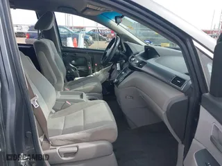 2011 Honda Odyssey EX with VIN 5FNRL5H46BB023905, listed as a IAAI auction lot 41425049 with 163,012 mi miles. Bid and sale history available at carsss.com. Image 5.