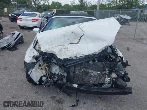 2012 Chrysler 200 Touring with VIN 1C3BCBEBXCN215502, listed as a IAAI auction lot 41913232 with Not Provided miles and . Bid and sale history available at carsss.com. Image 6.
