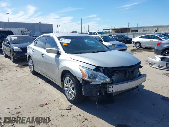 2015 Nissan Altima 2.5 S with VIN 1N4AL3AP4FN319380, listed as a IAAI auction lot 41477898 with 107,777 mi miles. Bid and sale history available at carsss.com. Image 1.