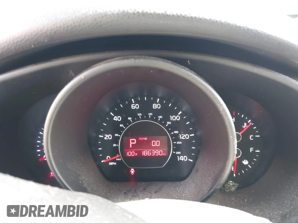 2015 Kia Soul + with VIN KNDJP3A5XF7754227, listed as a IAAI auction lot 40522676 with 186,390 mi miles. Bid and sale history available at carsss.com. Image 7.