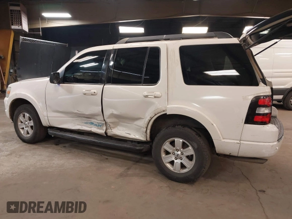 2010 Ford Explorer XLT with VIN 1FMEU6DE8AUA26953, listed as a IAAI auction lot 42169243 with 151,302 mi miles. Bid and sale history available at carsss.com. Image 3.