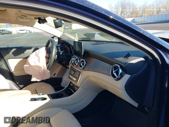 2018 Mercedes-Benz GLA 250 z VIN WDCTG4EB8JJ453945, wystawiony jako IAAI lot #41864754 z przebiegiem 62 890 mil mil oraz . Historia ofert i sprzedaży dostępna na DreamBid. Obrazek 5.