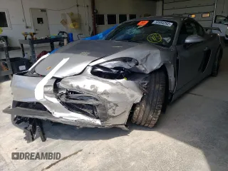 2020 Porsche 718 Cayman GT4 z VIN WP0AC2A8XLS289263, wystawiony jako Copart lot #50554252 z przebiegiem Nie podano mil oraz . Historia ofert i sprzedaży dostępna na DreamBid. Obrazek 2.