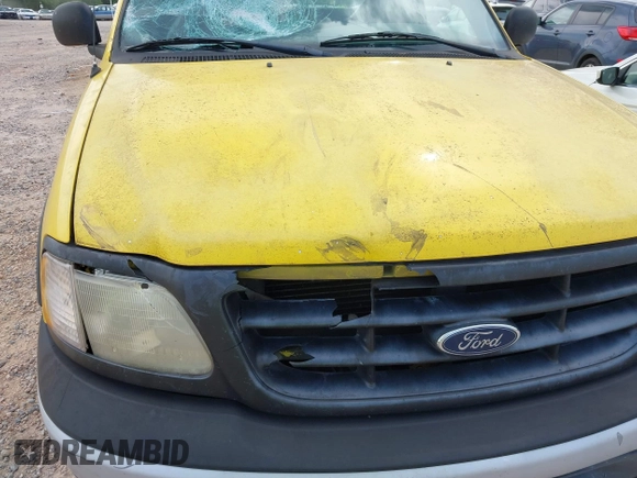 2000 Ford F-150 XL with VIN 1FTRX18W0YKB28000, listed as a IAAI auction lot 42451649 with 193,718 mi miles and . Bid and sale history available at DreamBid. Image 6.