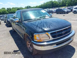 1997 Ford F-150 z VIN 1FTDX17W1VKC54776, wystawiony jako IAAI lot #42329162 z przebiegiem 197 933 mil mil oraz . Historia ofert i sprzedaży dostępna na DreamBid. Obrazek 1.