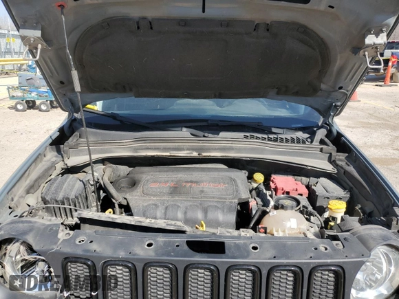 2018 Jeep Renegade Altitude with VIN ZACCJABB5JPH81978, listed as a Copart auction lot 49258925 with 213,508 mi miles and Salvage Title. Bid and sale history available at DreamBid. Image 11.