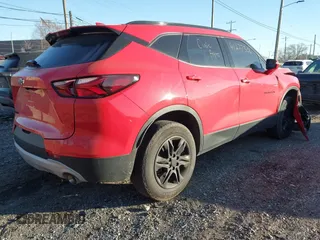2022 Chevrolet Blazer LT с VIN 3GNKBCR49NS180239, выставлен на аукционе IAAI как лот 41227306 с пробегом 49 101 миль миль и . История ставок и продаж доступна на DreamBid. Изображение 4.