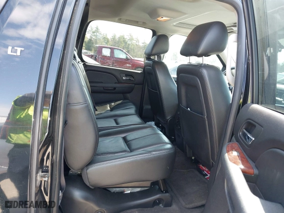 2012 Chevrolet Avalanche LT with VIN 3GNTKFE72CG160193, listed as a IAAI auction lot 42002570 with 147,030 mi miles. Bid and sale history available at carsss.com. Image 8.