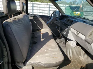 1986 Nissan Hardbody z VIN 1N6ND11S3GC381896, wystawiony jako Copart lot #44219045 z przebiegiem 124 009 mil mil oraz Szkody całkowita. Historia ofert i sprzedaży dostępna na DreamBid. Obrazek 10.
