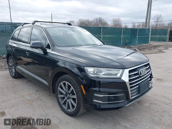 2017 Audi Q7 Premium Plus with VIN WA1LAAF7XHD008027, listed as a IAAI auction lot 41930270 with 128,713 mi miles. Bid and sale history available at carsss.com. Image 1.