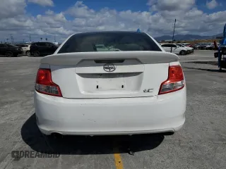 2013 Scion tC z VIN JTKJF5C70D3049592, wystawiony jako Copart lot #56988175 z przebiegiem 96 909 mil mil oraz Szkody całkowita. Historia ofert i sprzedaży dostępna na DreamBid. Obrazek 6.