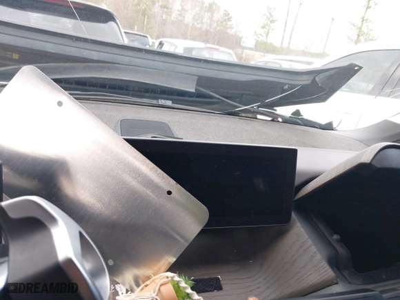 2017 BMW i3 with VIN WBY1Z8C55HV551697, listed as a IAAI auction lot 41534229 with 1 mi miles. Bid and sale history available at carsss.com. Image 15.