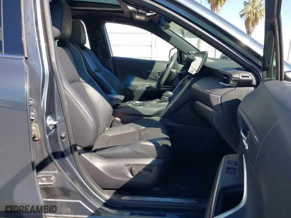 2021 Toyota Venza LE with VIN JTEAAAAH7MJ025596, listed as a IAAI auction lot 41744739 with NaN miles. Bid and sale history available at carsss.com. Image 5.