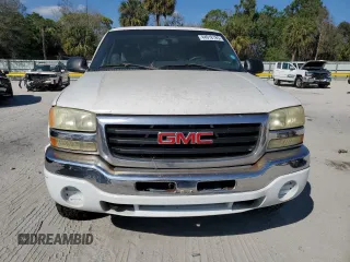 2003 GMC Sierra 1500HD SLE z VIN 1GTGC13U33F222110, wystawiony jako Copart lot #44918185 z przebiegiem 209 001 mil mil oraz Tytuł czysty. Historia ofert i sprzedaży dostępna na DreamBid. Obrazek 5.