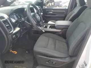 2024 Ram 1500 Big Horn z VIN 1C6SRFFTXRN163880, wystawiony jako Copart lot #54157665 z przebiegiem Nie podano mil oraz Szkoda całkowita • Salvage title. Historia ofert i sprzedaży dostępna na DreamBid. Obrazek 7.