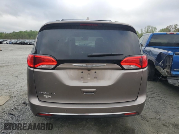 2018 Chrysler Pacifica Touring L Plus z VIN 2C4RC1EG3JR132641, wystawiony jako Copart lot #51696475 z przebiegiem 120 678 mil mil oraz Tytuł czysty. Historia ofert i sprzedaży dostępna na DreamBid. Obrazek 6.