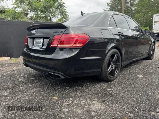 2011 Mercedes-Benz E 63 AMG with VIN WDDHF7HB0BA314315, listed as a Copart auction lot 54764925 with 52,004 mi miles and Clean title. Bid and sale history available at DreamBid. Image 4.