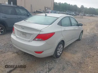 2016 Hyundai Accent SE z VIN KMHCT4AE9GU164447, wystawiony jako IAAI lot #41977455 z przebiegiem 43 346 mil mil oraz . Historia ofert i sprzedaży dostępna na DreamBid. Obrazek 4.