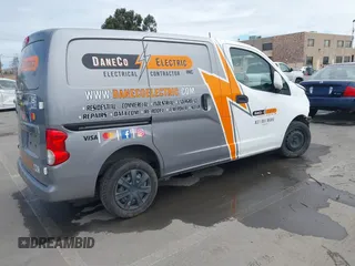 2015 Nissan NV200 SV with VIN 3N6CM0KN8FK727671, listed as a IAAI auction lot 41727194 with 165,776 mi miles. Bid and sale history available at carsss.com. Image 4.