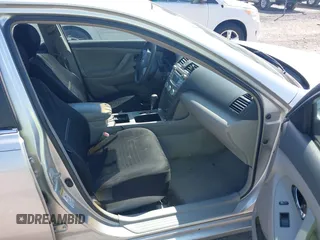 2009 Toyota Camry z VIN 4T1BE46K99U265429, wystawiony jako IAAI lot #42402115 z przebiegiem 173 309 mil mil oraz . Historia ofert i sprzedaży dostępna na DreamBid. Obrazek 5.