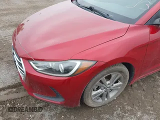 2017 Hyundai Elantra SE z VIN 5NPD84LF4HH151729, wystawiony jako IAAI lot #41840813 z przebiegiem 82 681 mil mil oraz . Historia ofert i sprzedaży dostępna na DreamBid. Obrazek 6.