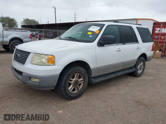 2003 Ford Expedition Special Service with VIN 1FMPU15L13LA66065, listed as a IAAI auction lot 41861536 with 254,362 mi miles. Bid and sale history available at carsss.com. Image 2.